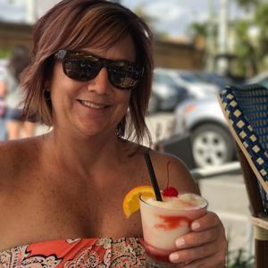 Meet your Posher, Lara